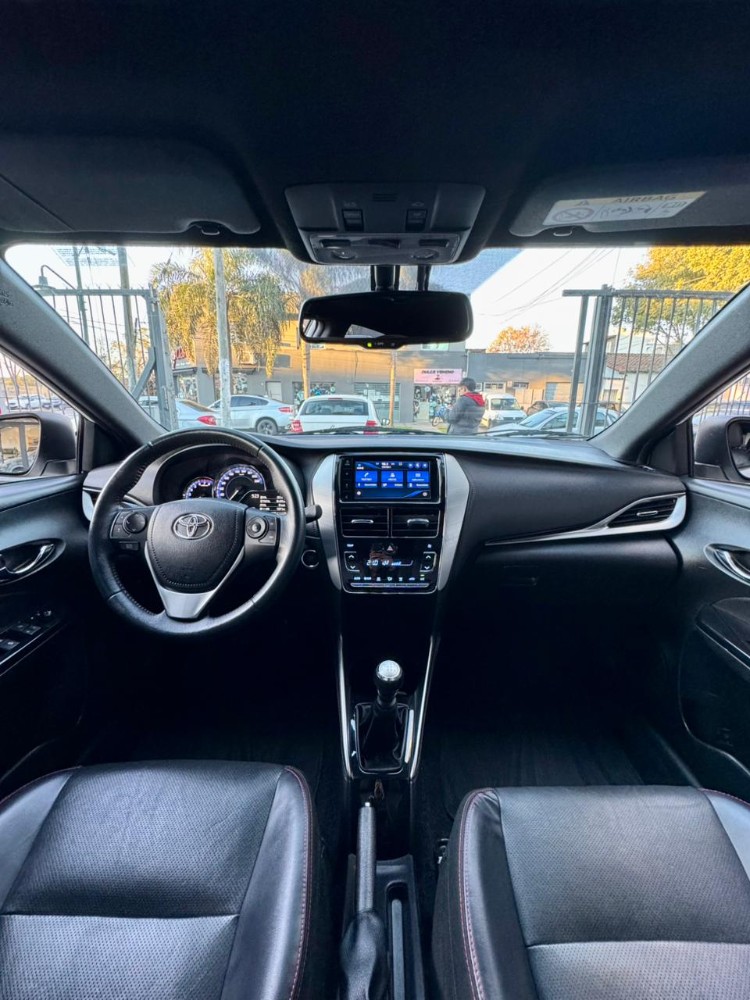 Toyota Yaris S — foto 14